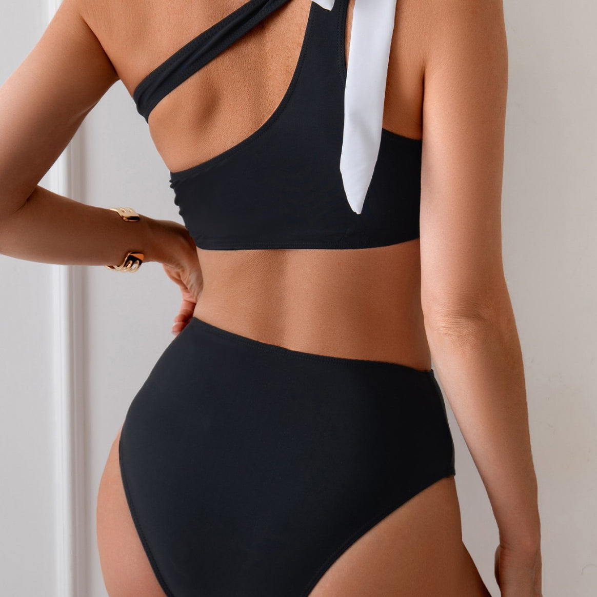Women's bikini set with asymmetric top and high waist band Mune Fashion