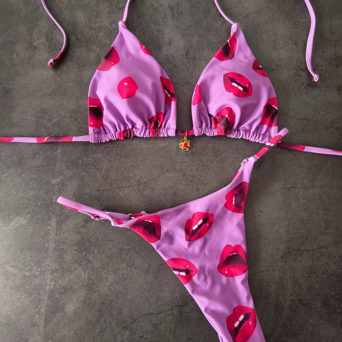 Women's bikini set with adjustable triangle top and high cut hipster Mune Fashion