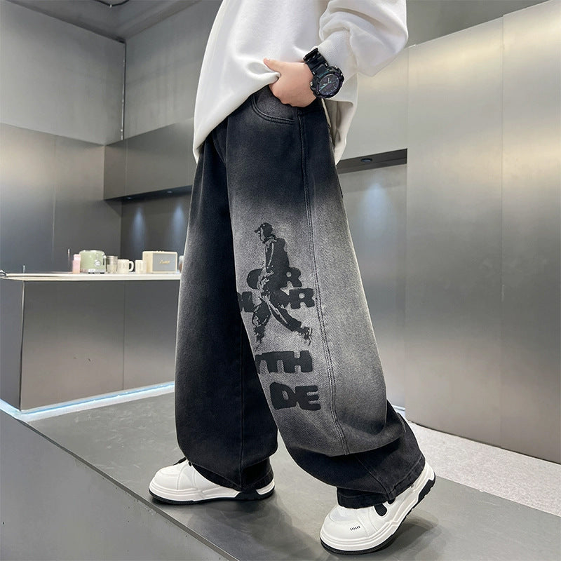 Men's wide-cut denim pants with stylish graphic print Mune Fashion