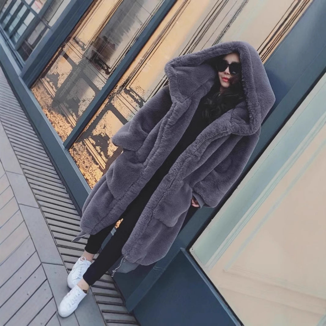 Ladies Oversized Faux Fur Coat with Hood and Pockets Mune