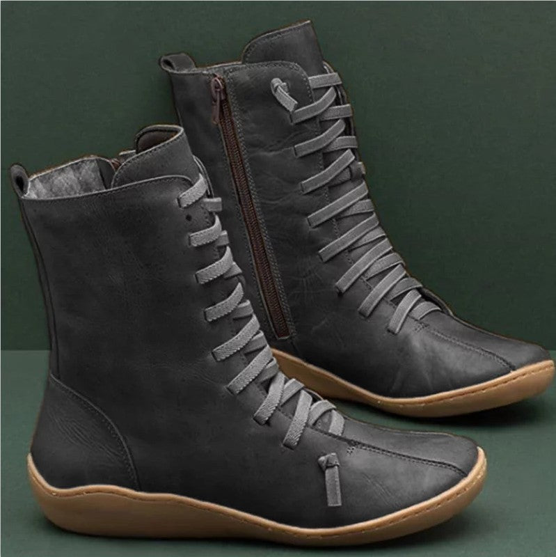 Ladies ankle-high lace-up boots with side zipper, elastic laces and flexible rubber sole Mune Fashion