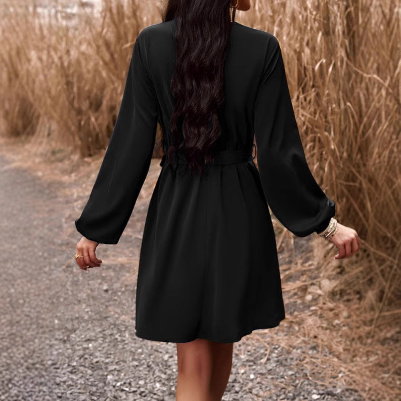 Ladies knee-length V-neck dress with crochet lace insert, tie belt andlight balloon sleeves Mune Fashion