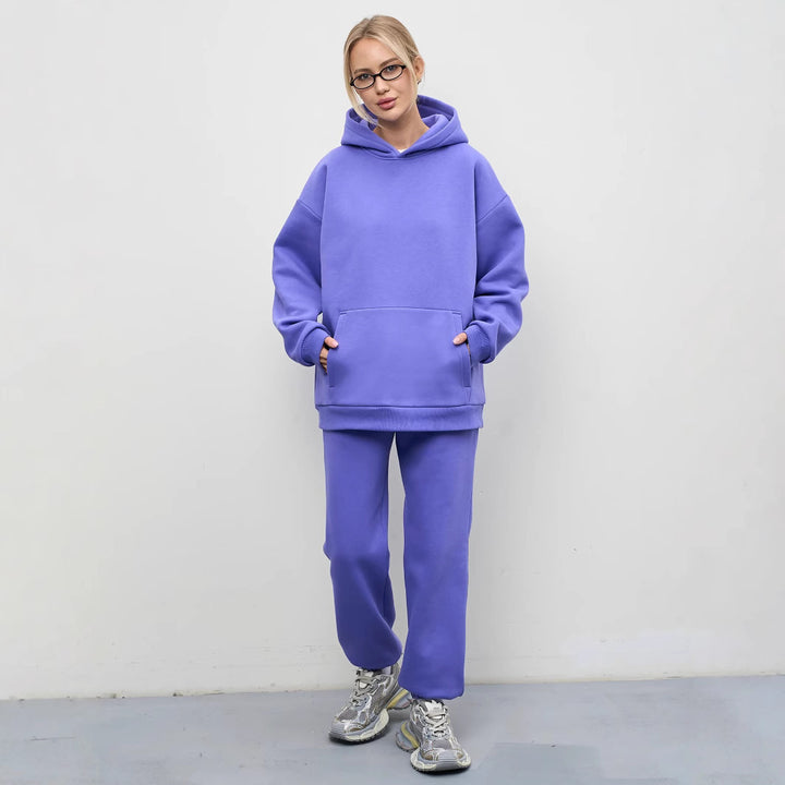 Women's oversized hoodie with kangaroo pocket and soft French terry Mune Fashion
