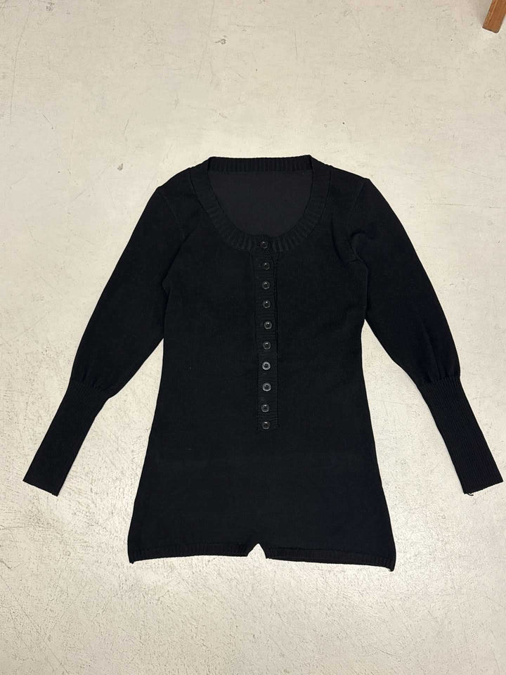 Women's figure-hugging fine knit mini dress with button placket, boat neck and extended ribbed cuffs Mune Fashion