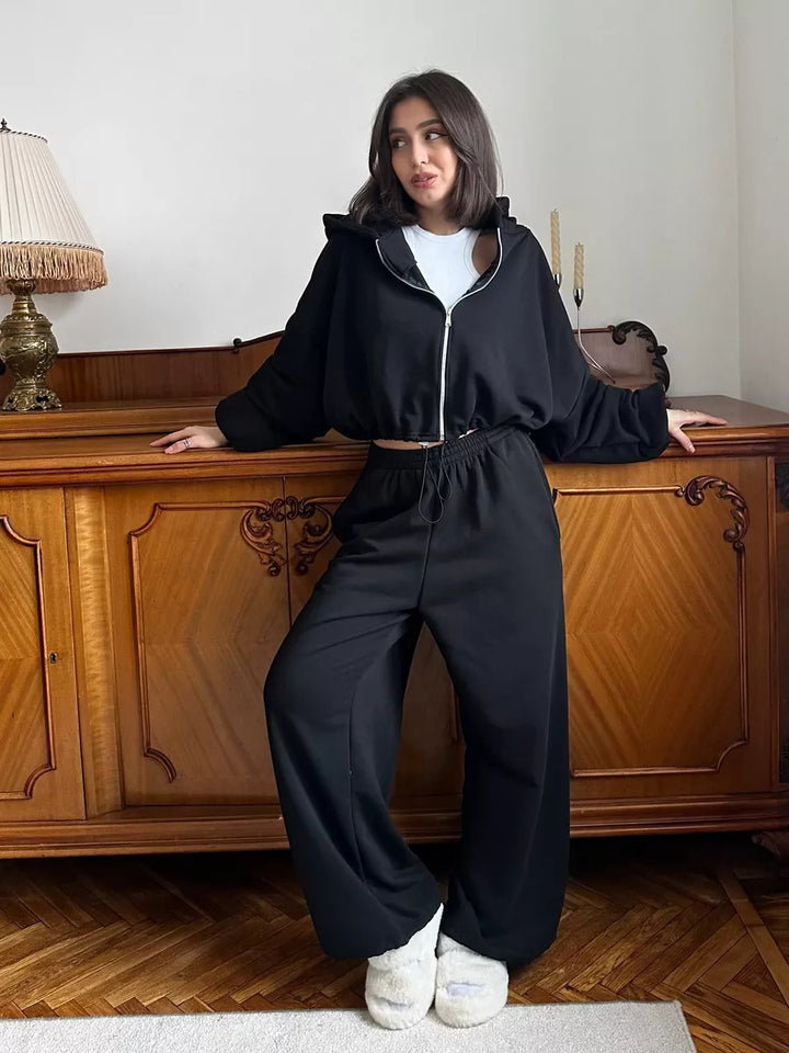 Women nan cropped zipper hoodie with drawstring hem and wide sweatpants cut Mune Fashion