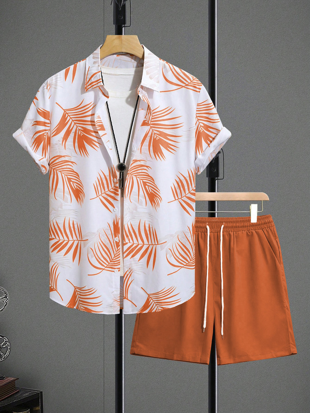 Men's vacation set with short-sleeved lapel shirt in palm print and elastic drawstring bermuda Mune Fashion