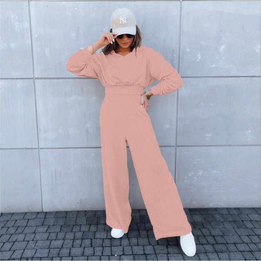 Women’s loungewear set with cropped v-neck sweater and high-waisted palazzo pants Mune Fashion