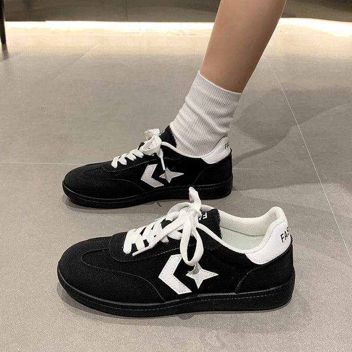 Women nan lightweight retro sneakers with padded comfort insole, flexible rubber sole and reflective details Mune Fashion
