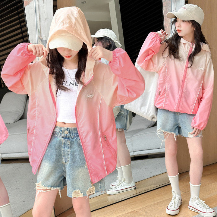 Women's lightweight transition jacket with hood, elastic cuffs, and zipper pockets Mune Fashion