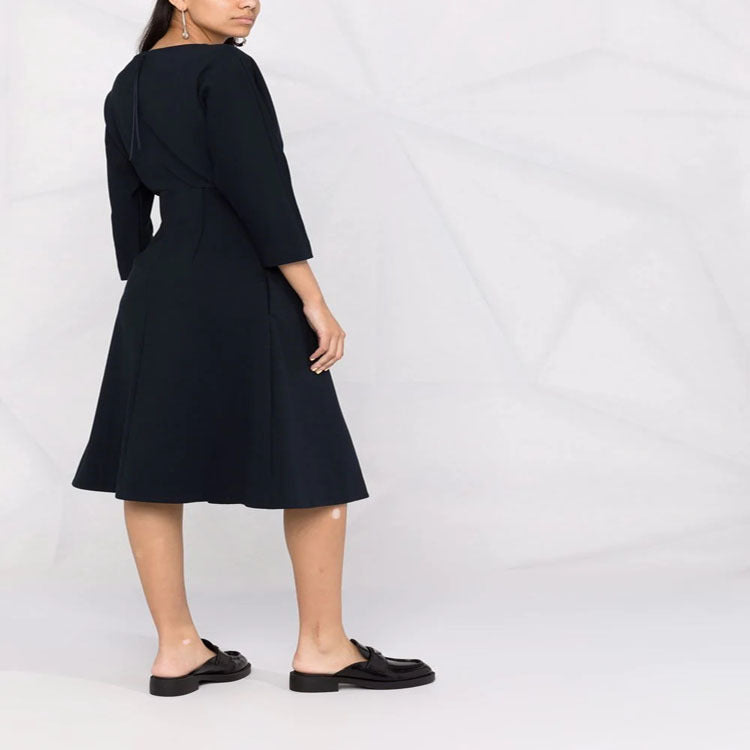 Women's dress with 3/4 sleeves, boat neckline and tailored pleated skirt Mune Fashion