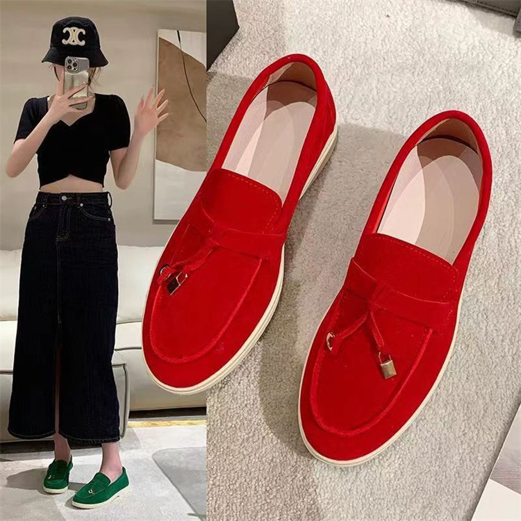 Women's Suede Slippers with Decorative Tassel and Structured Rubber Sole Mune Fashion