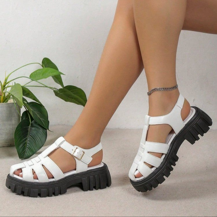 Women's buckle sandals in fisherman style with open toe and chunky profile sole Mune Fashion