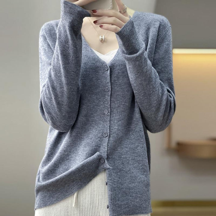Women Light V-Neck Cardigan with Boxy Silhouette and Cashmere Look Mune Fashion