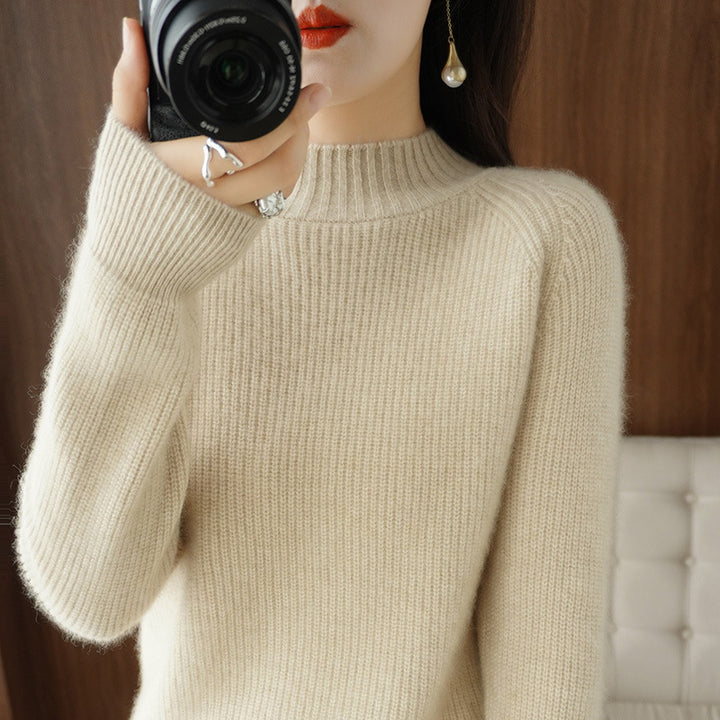 Women's Short Stand-Up Collar Sweater made of fine fine knit with cashmere-like softness and raglan sleeves Mune Fashion