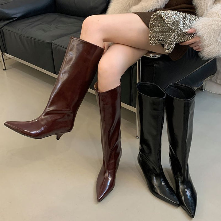 Ladies high-cuffed pointed ankle boots made of smooth leather with a slim silhouette Mune Fashion