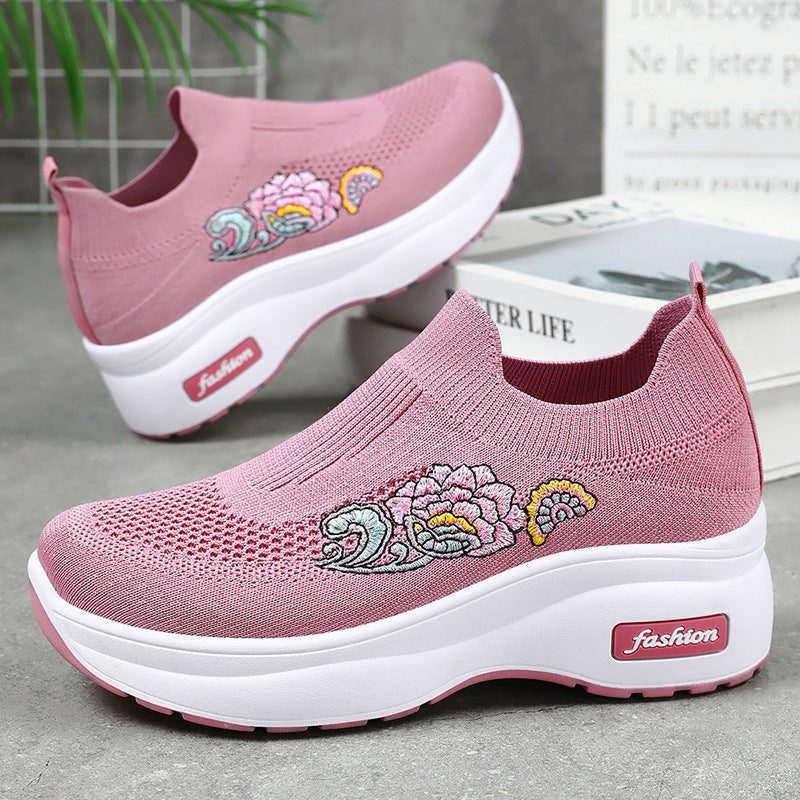 Women Sporty Stretch Sneakers with Floral Application and Cushioned Sole Mune Fashion