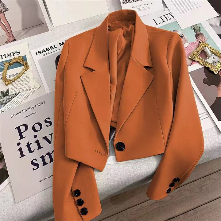 Women nan short tailored blazer with distinctive lapel and one-button closure Mune Fashion