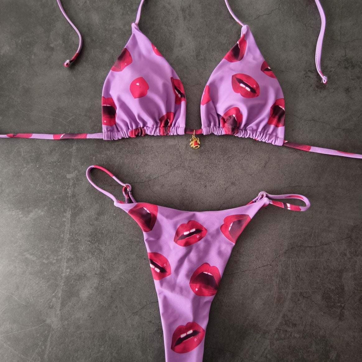 Women's bikini set with adjustable triangle top and high cut hipster Mune Fashion