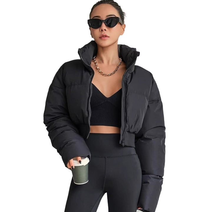 Women's cropped quilted jacket with high stand-up collar, drawstring hem and wide ribbed waistband Mune Fashion