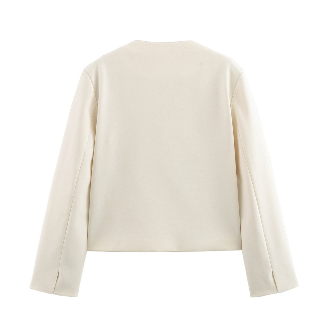Women's tailored short blazer without collar with concealed button placket and flap pockets Mune Fashion