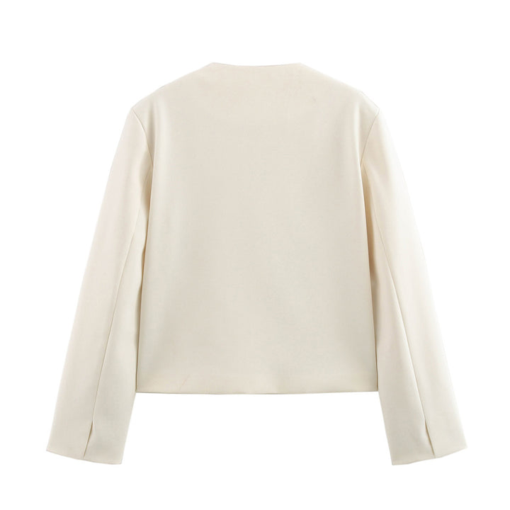 Women's tailored short blazer without collar with concealed button placket and flap pockets Mune Fashion
