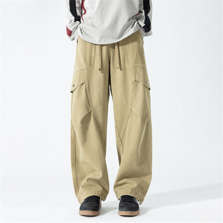 Men's Relaxed Cargo Pants made of lightweight ripstop with large flap and storage pockets