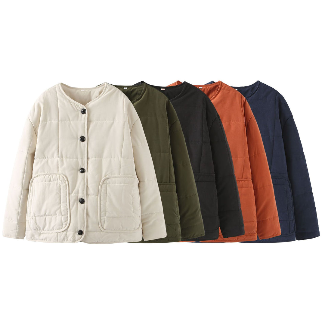 Women's padded short jacket with round neck, large flap pockets and light thermal lining Mune Fashion