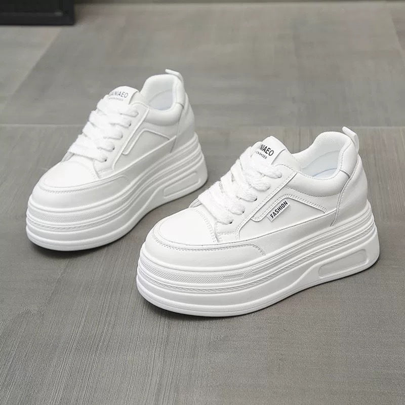 Women's Platform Sneakers with Ergonomic Sole and Fashionable Design Mune Fashion