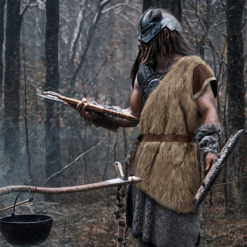 Unisex shoulder cape made of faux fur with decorative leather belt and asymmetrical cut Mune Fashion