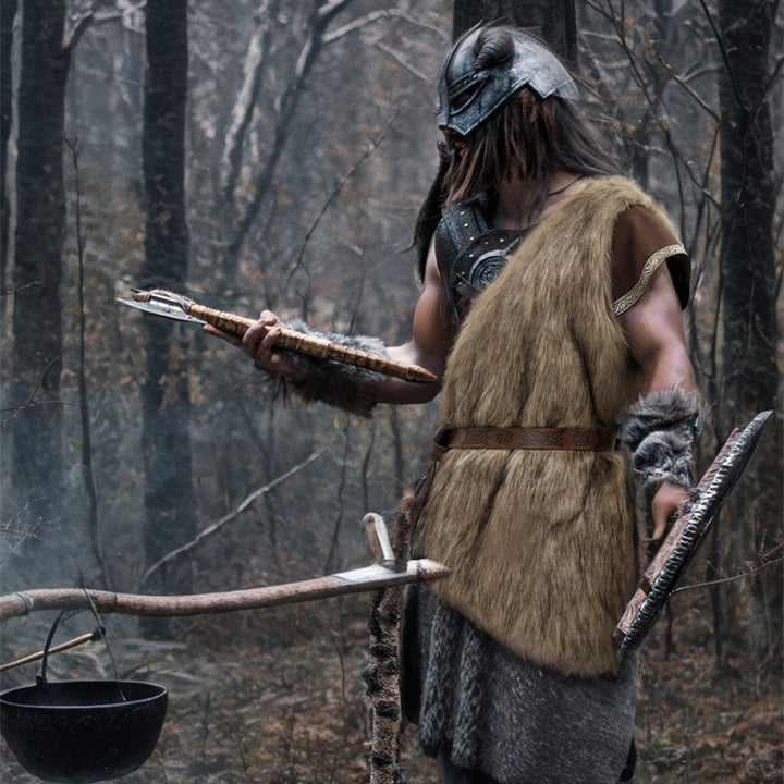 Unisex shoulder cape made of faux fur with decorative leather belt and asymmetrical cut Mune Fashion