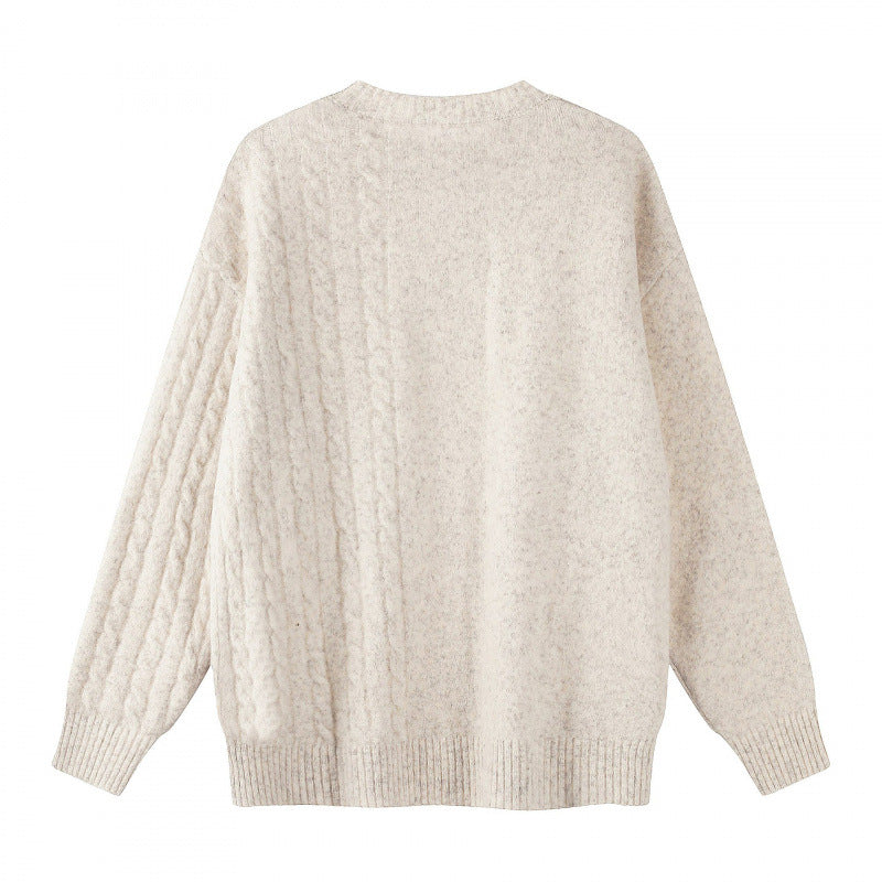Unisex Oversize Fine-knit sweater with cable pattern detail and round neckline Mune Fashion