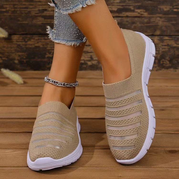 Women's knitted slip-on sneakers with elastic entry and lightweight comfort sole Mune Fashion
