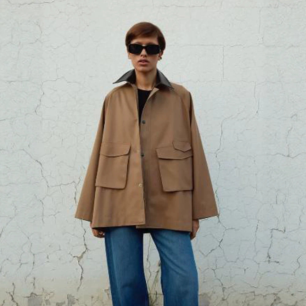 Women Oversize utilitarian Jacket with large flap pockets and contrast collar Mune Fashion