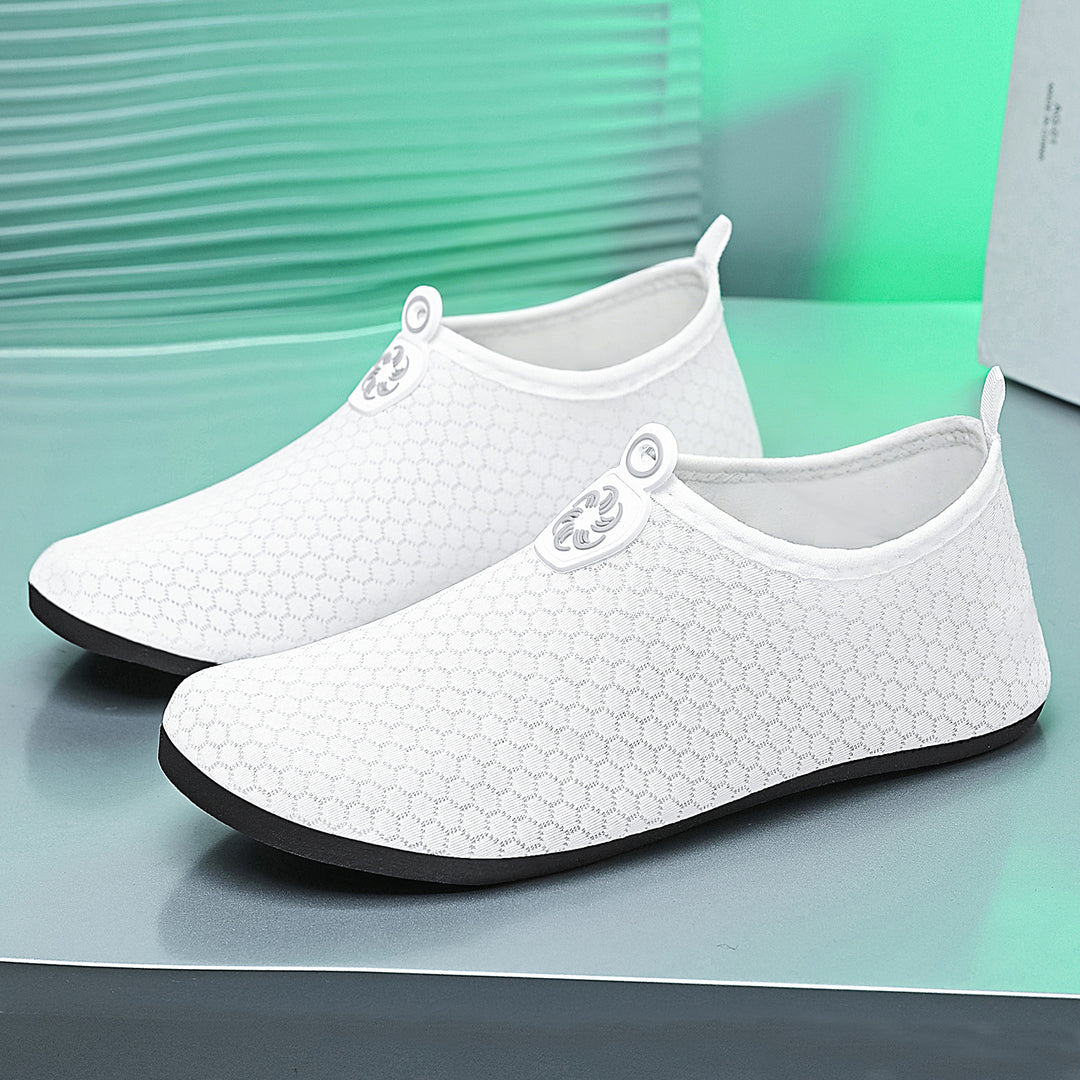 Women's lightweight knitted water shoe Slip-On with seamless sock shaft and non-slip rubber sole Mune Fashion
