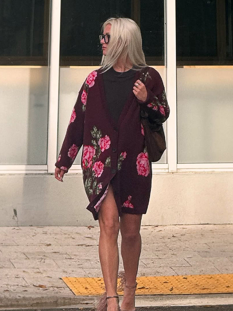 Women’s oversized knit cardigan with floral jacquard and deep V-neck Mune Fashion