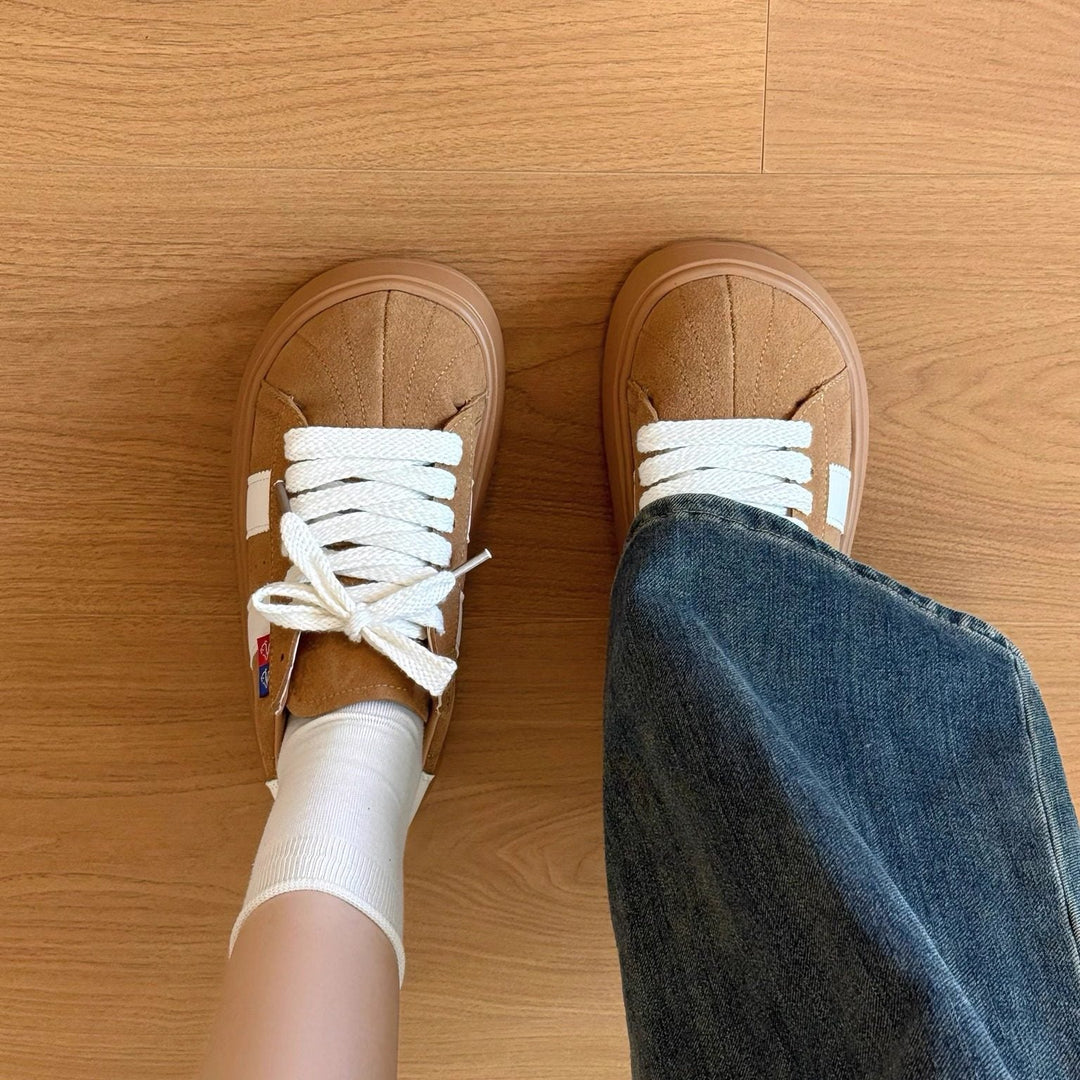 Women's sporty sneakers with robust suede upper material and stylish platform sole Mune Fashion