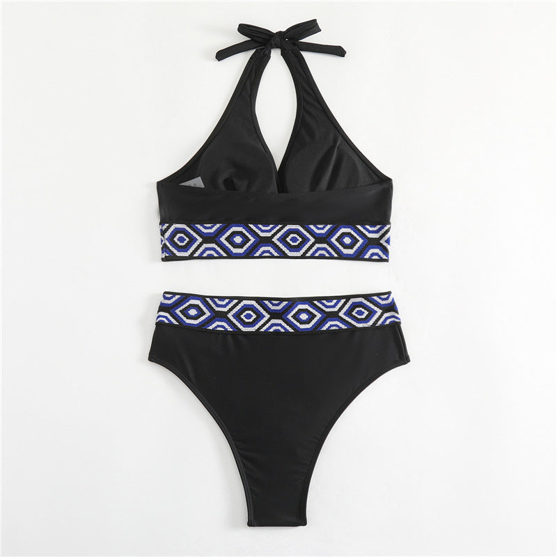 Women Bikini Set with geometric design and deep V-neck Mune Fashion