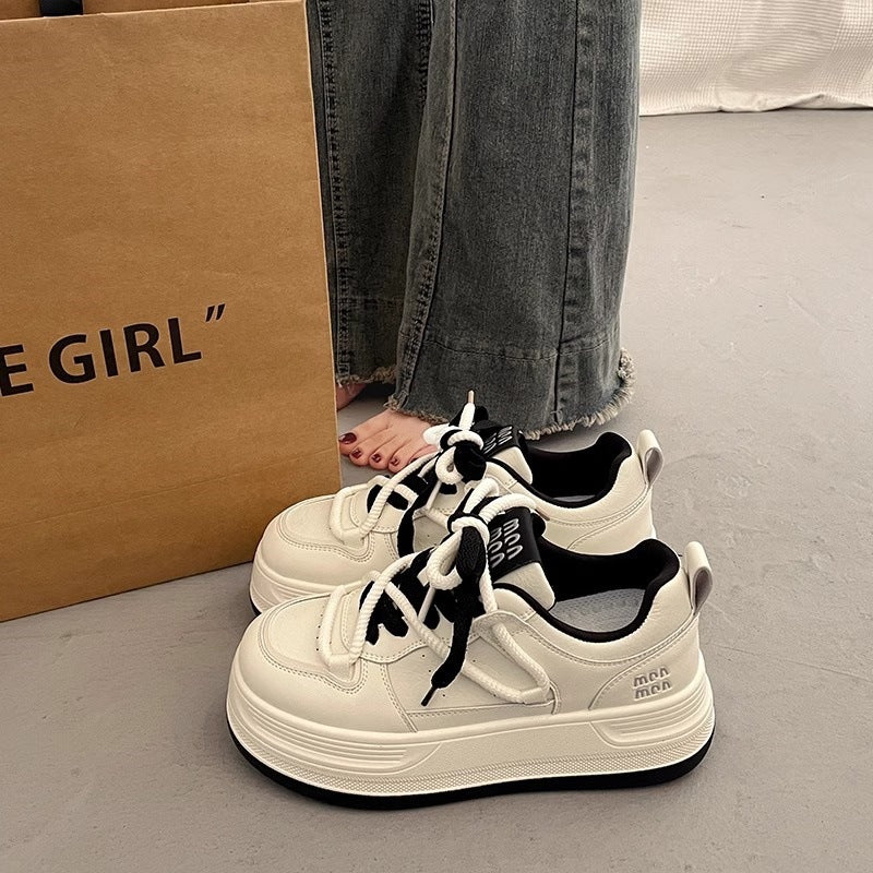Ladies sporty sneakers with cushioning platform and soft upper material Mune Fashion