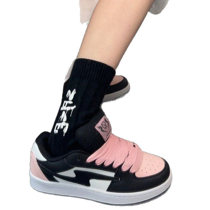 Women's Sporty Sneakers with Breathable Surface Structure and Durable Profile Mune Fashion