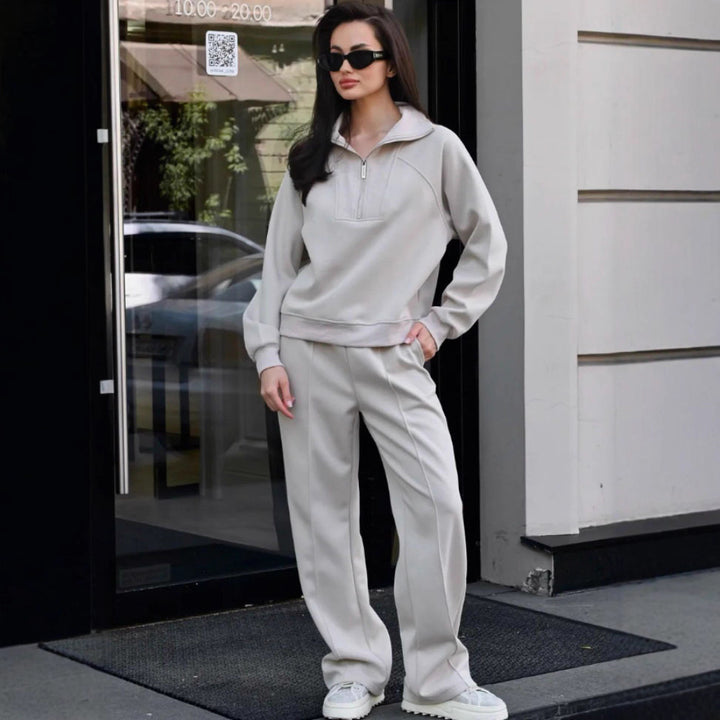 Women’s loungewear set with half zip and wide pleat pants Mune Fashion