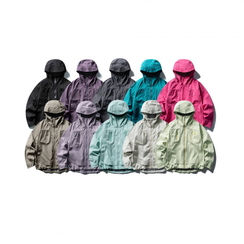 Unisex Lightweight Softshell Outdoor Jacket with Adjustable Hood, Water-Repellent Membrane, and Ergonomic Breast Pockets Mune Fashion