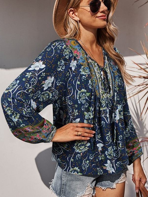 Ladies Boho blouse with floral print, V-neck with tie and pleat details Mune Fashion