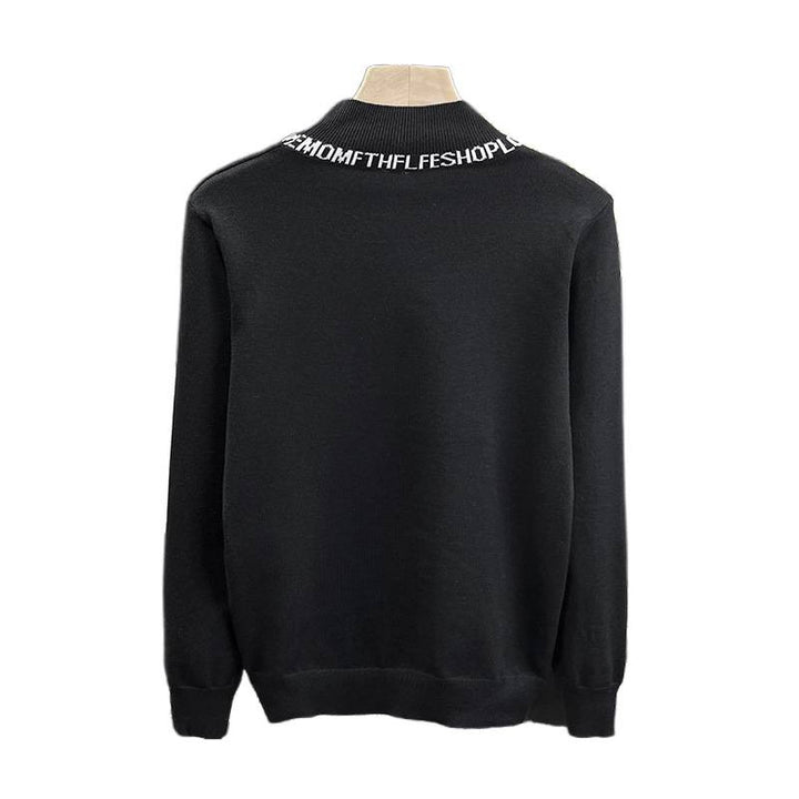 Unisex fine knit sweater with short stand-up collar and contrasting logo collar Mune Fashion