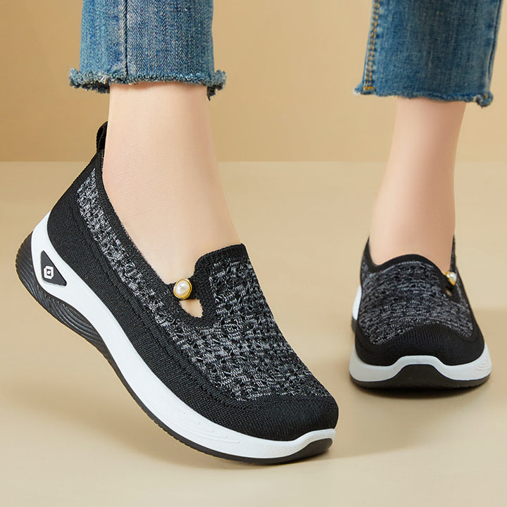 Women's breathable knitted slip-on slippers with pearl application and cushioning EVA sole Mune Fashion