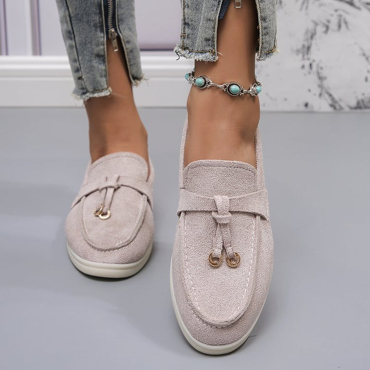 Damen Slipper-Loafer aus Velourslederoptik mit dekorativem Knotenriemen und leicht profilierter Gummisohle Mune Fashion
