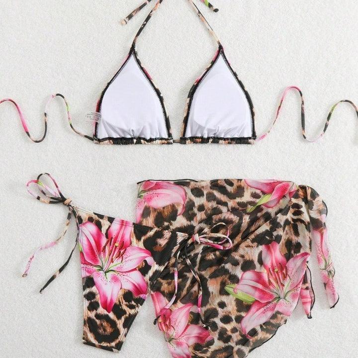 Women's bikini set with elegant leopard pattern and playful floral details Mune Fashion