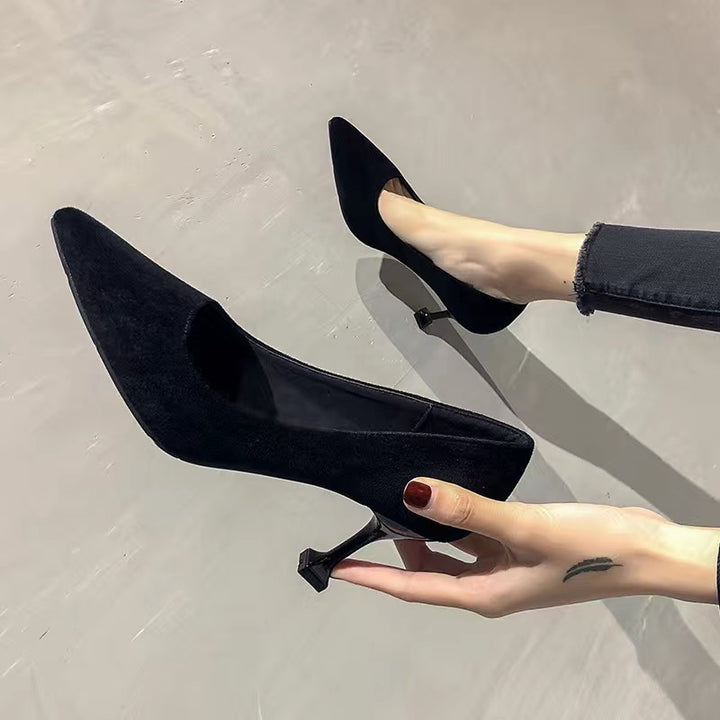 Ladies lace pumps with geometric stiletto heel and soft suede upper Mune Fashion
