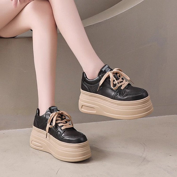 Women's platform sneakers with sturdy upper material and fashionable lacing Mune Fashion