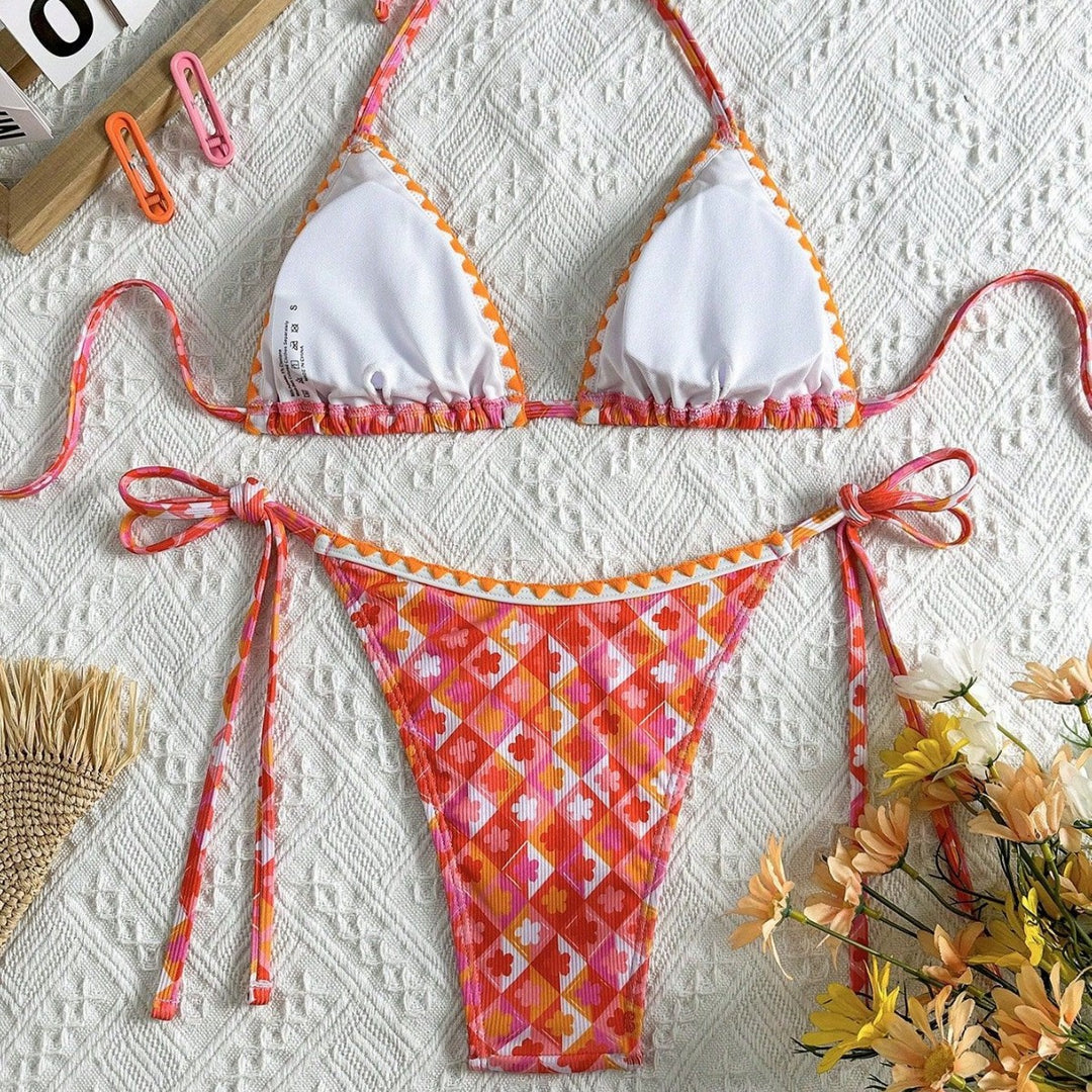 Ladies triangle bikini with playful check pattern and elegant straps Mune Fashion