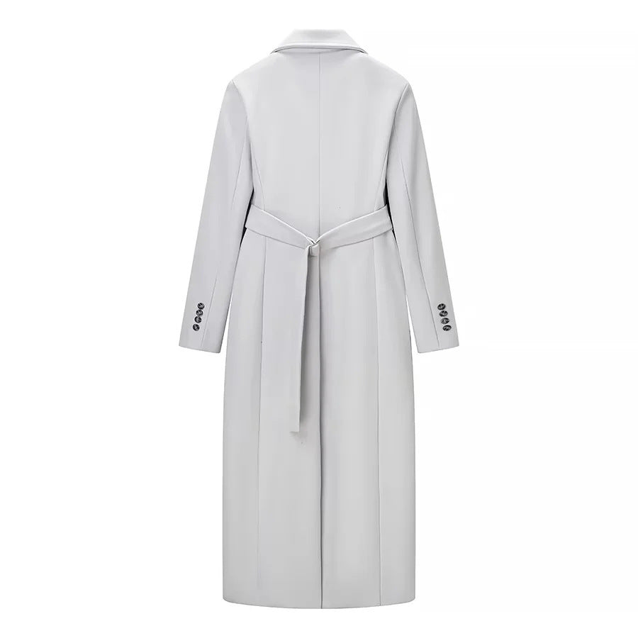 Women's figure-hugging knee-length coat with shawl collar, full button placket and flap pockets Mune Fashion